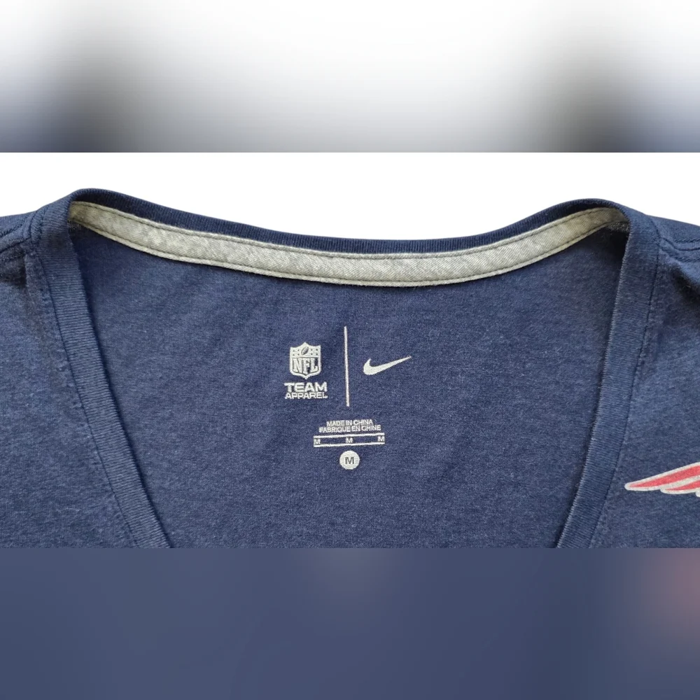 New England Patriots Medium Blue Nike NFL Team Apparel Athletic Tee Shirt